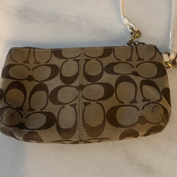 Coach wristlet - Picture 4 of 9